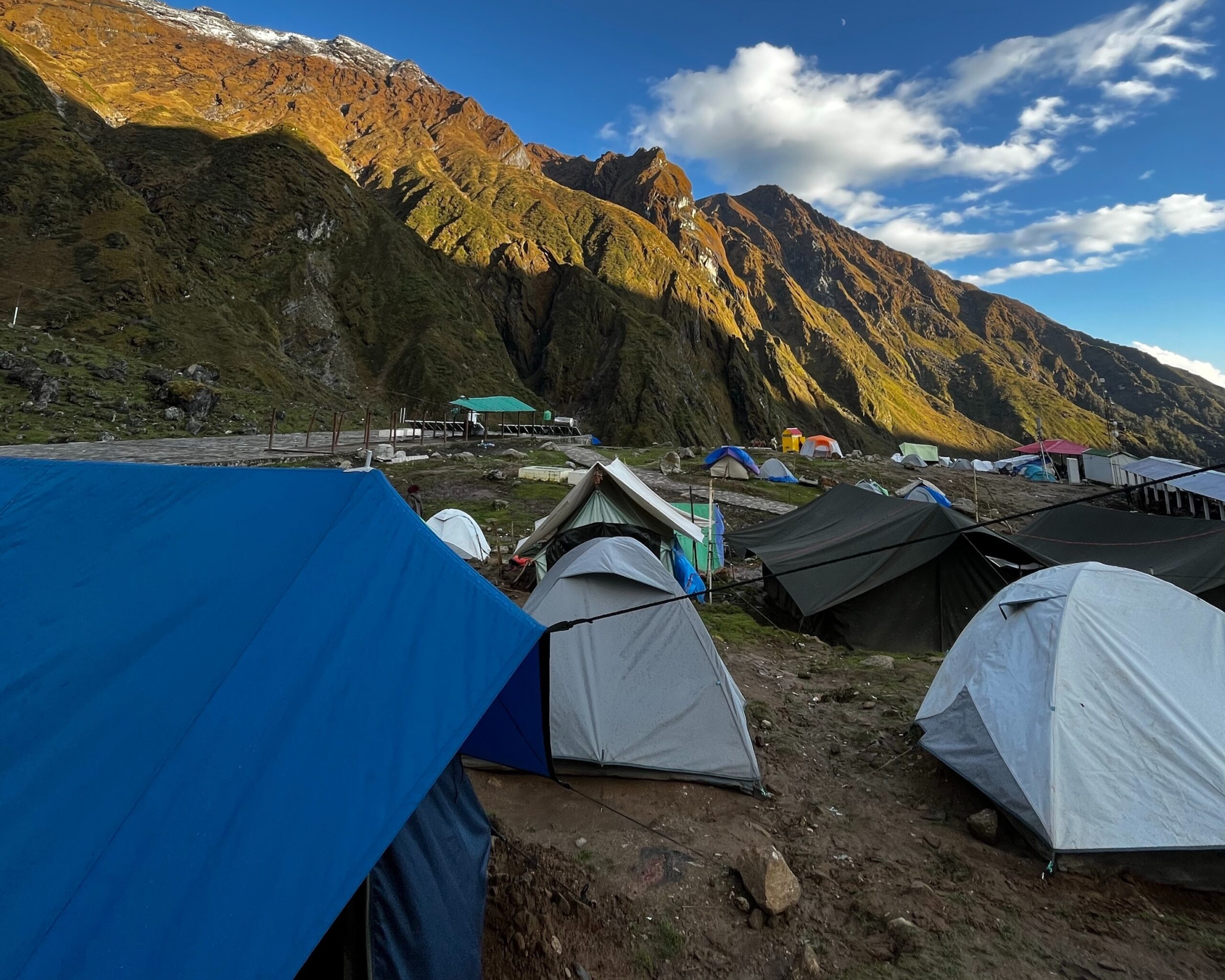 camping la țară accesibil pentru turiști 