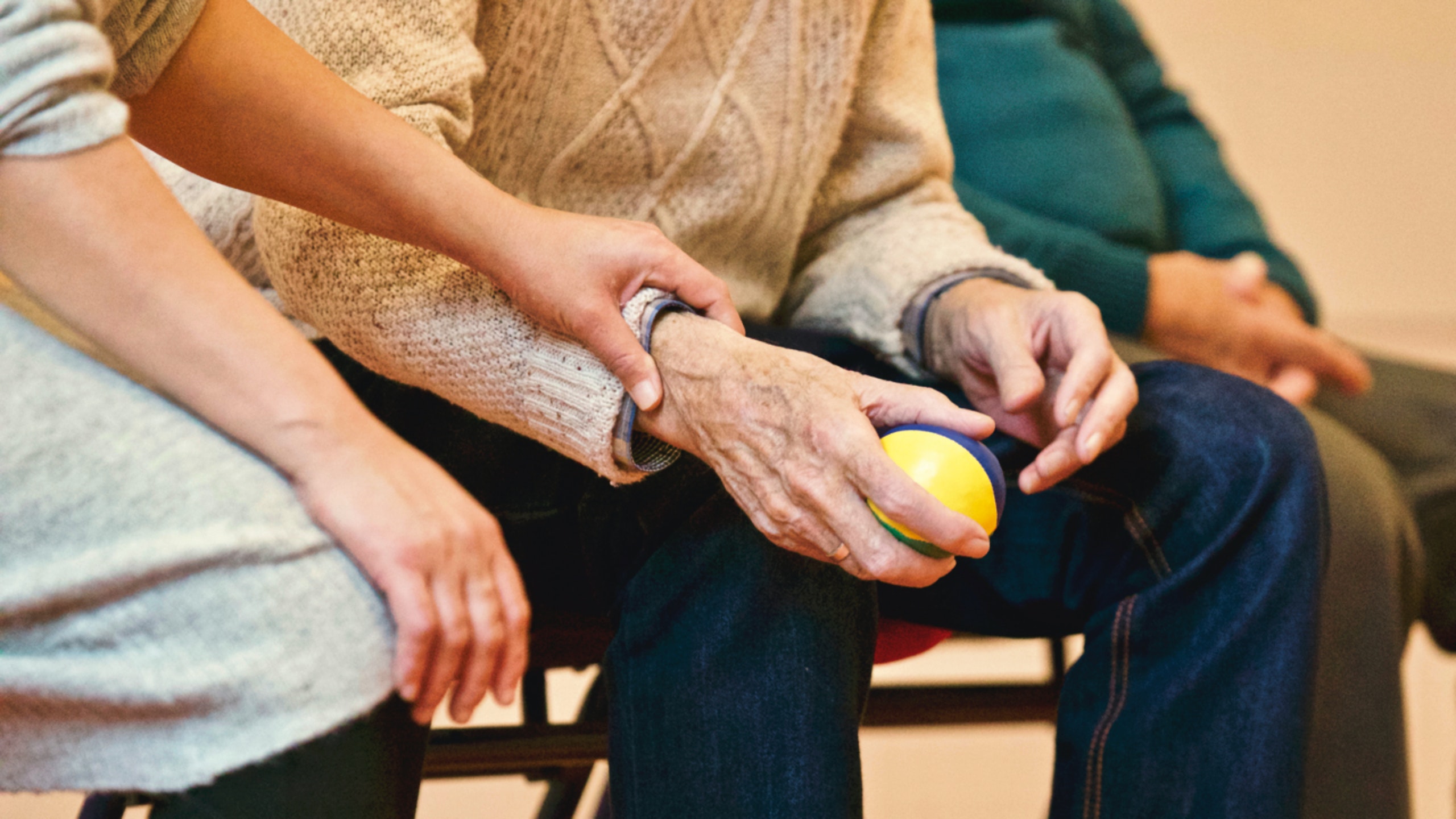 Servicii de încredere în îngrijirea persoanelor vârstnice și cu nevoi